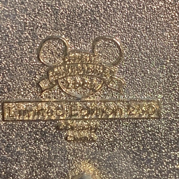 Limited edition 250 Beauty and the Beast bell pin badge #86543a - Picture 4 of 5